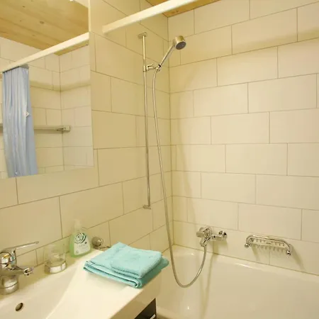Апартаменты Pfander Appartement-fewo- Dusche Und Bad- Wc- 3 Schlafraeume 7-bettwohnung By Interhome